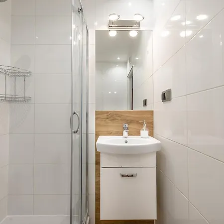 Ap Kolobrzeska Апартаменты *